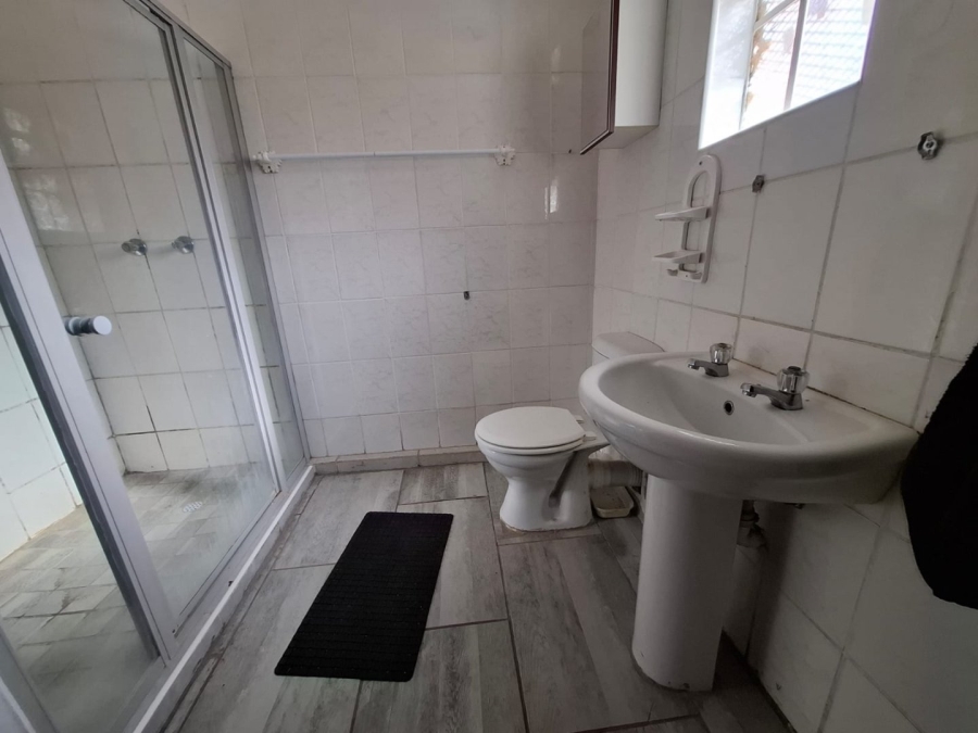 11 Bedroom Property for Sale in Brandwag Free State